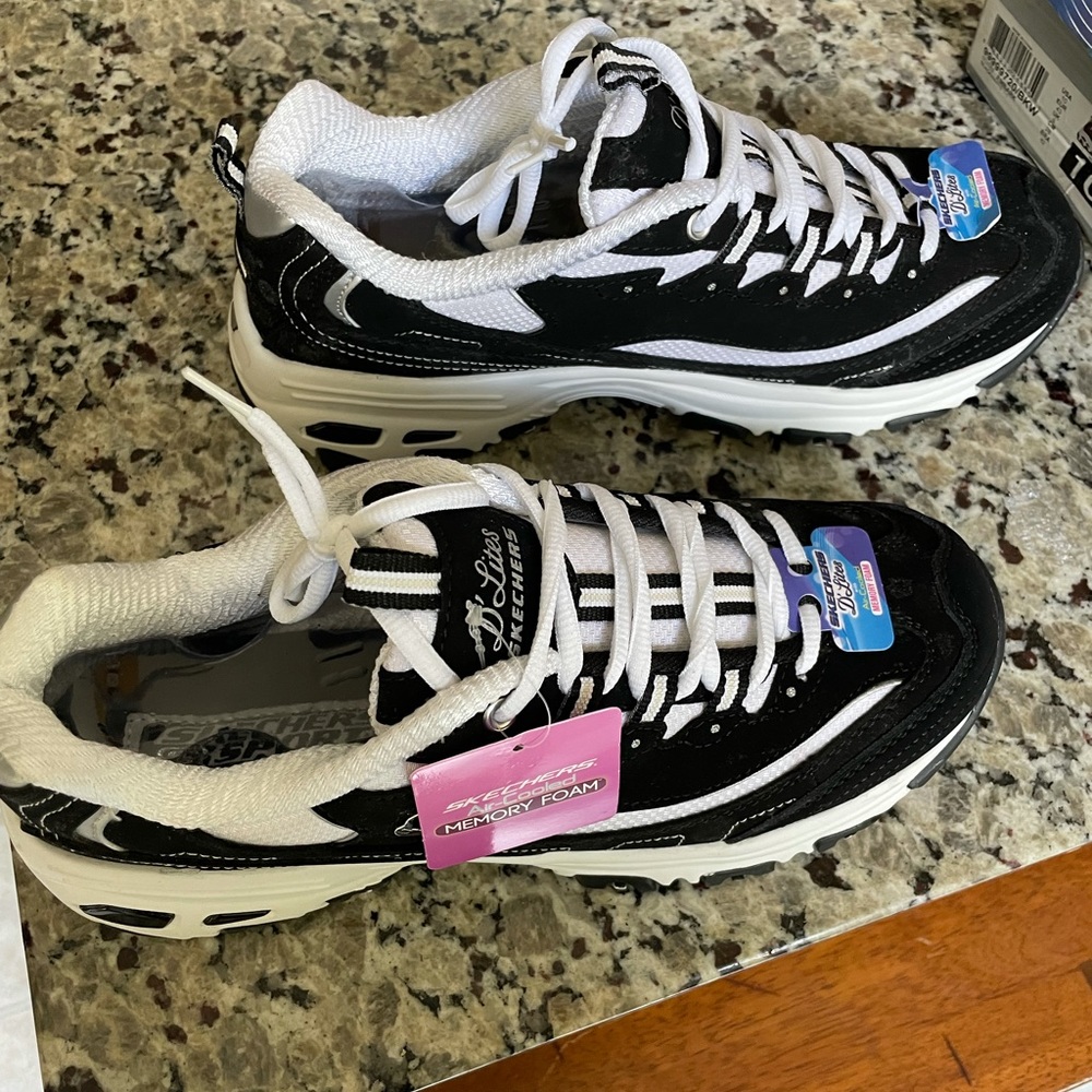 Sketcher D’Lites Women Sneakers